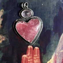 Pendentif argent Coeur dévotion avec Rhodochrosite et quartz rose,création Princesses
