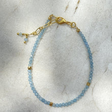 bracelet fin en pierre semi-précieuse au choix.