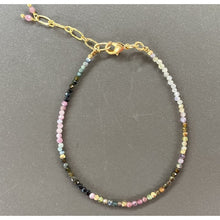 bracelet fin en pierre semi-précieuse au choix.