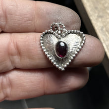 Pendentif argent coeur avec grenat , création Princesses d'argent