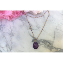 collier long et fin avec goutte d'améthyste