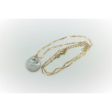 Collier doré avec perle baroque, tendance précieuse