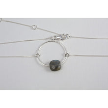 collier ras de cou  argent avec pierre