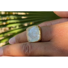 grosse bague avec pierre aqua calci