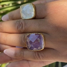 Grosse bague dorée Artisanale avec cristal et améthyste-Atelier Jaïpur